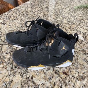 Jordan sneakers size 4 youth great condition